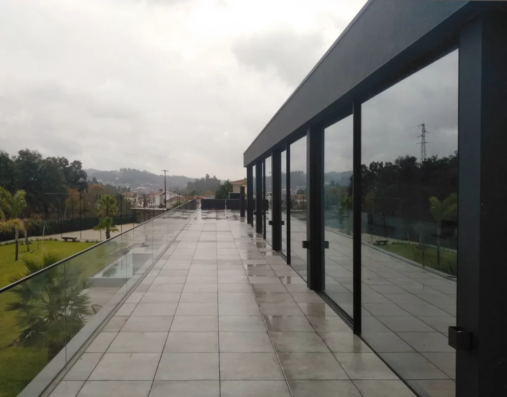 Terraço na cobertura e vista de Penafiel