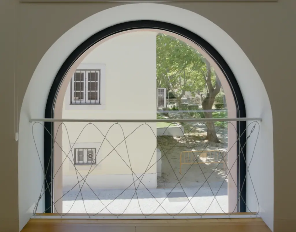 Janelas das Oficinas de arqueologia e restauro
