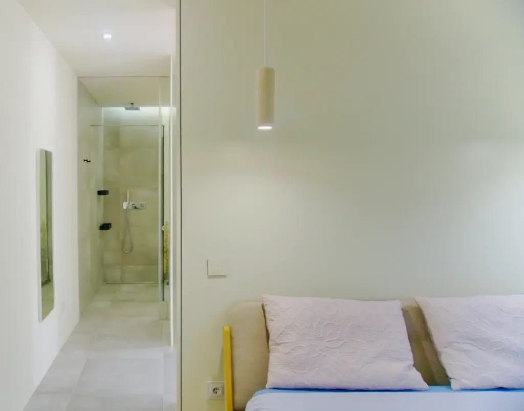 Quarto com casa de banho privativa